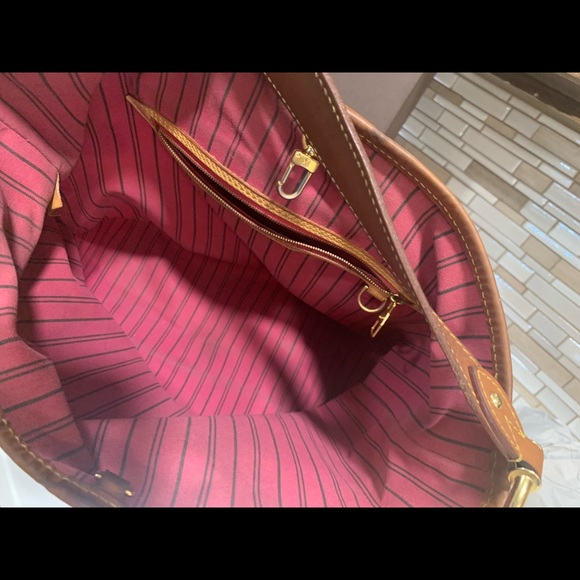 Louis Vuitton Delightful Monogram Bag - Picture 4 of 8